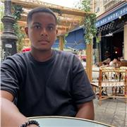 Je donnes des cours à des élèves de primaire, de collège ainsi que de lycée (qui sont la filière stmg)